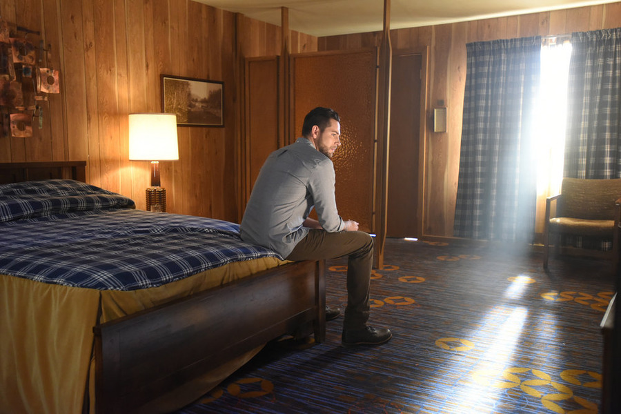 HEROES REBORN -- "The Needs of Many" Episode 104 -- Pictured: Zachary Levi as Luke Collins -- (Photo by: John Medland/NBC)