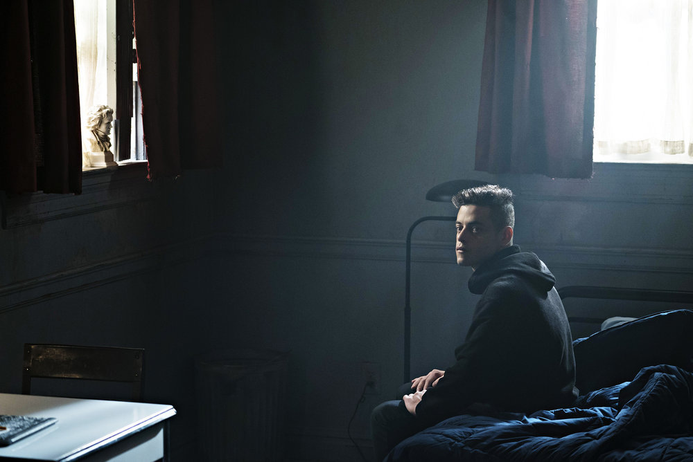 MR. ROBOT -- "eps2.1_k3rnel%u2010pan1c.ksd" Episode 203 -- Pictured: Rami Malek as Elliot Alderson -- (Photo by: Peter Kramer/USA Network)